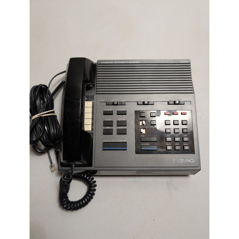 Vintage Magnavox D 9530 Power Back Up 2 Band AM/FM Clock Radio Landline Phone